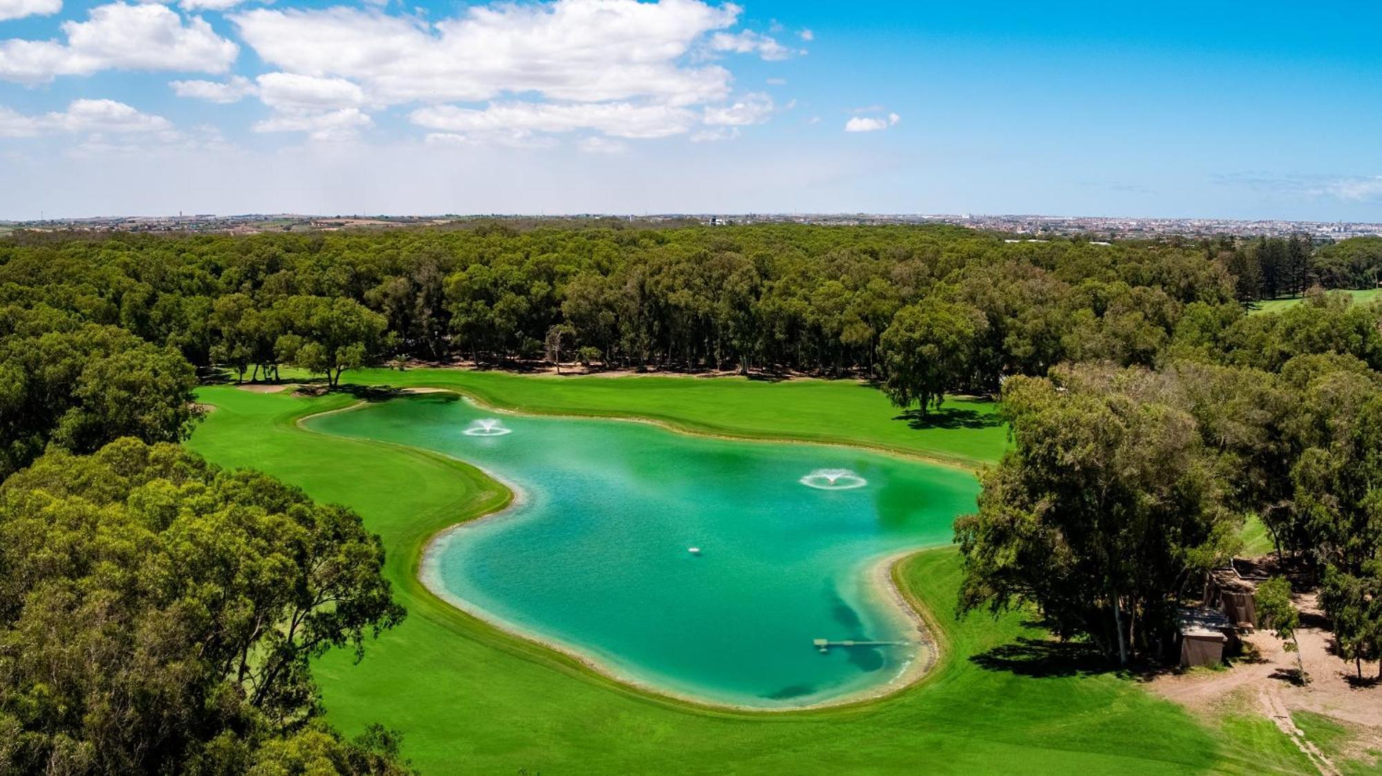 铂尔曼玛扎甘皇家高尔夫酒店及Spa 杰迪代 外观 照片 The 17th hole at the 2015 PGA Championship