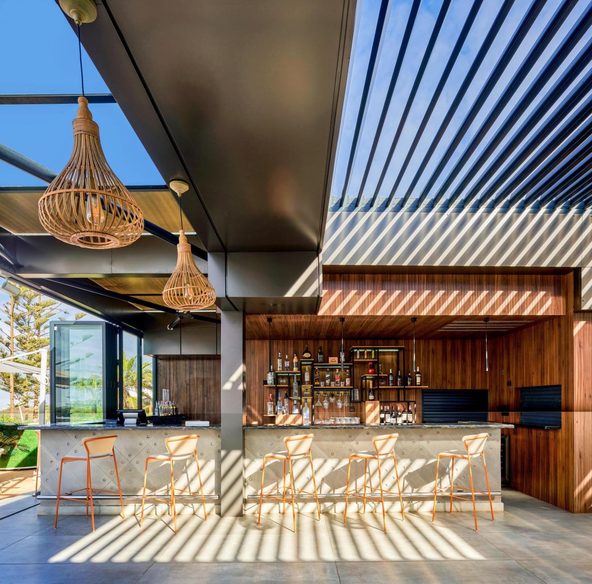 铂尔曼玛扎甘皇家高尔夫酒店及Spa 杰迪代 外观 照片 The bar at the rooftop