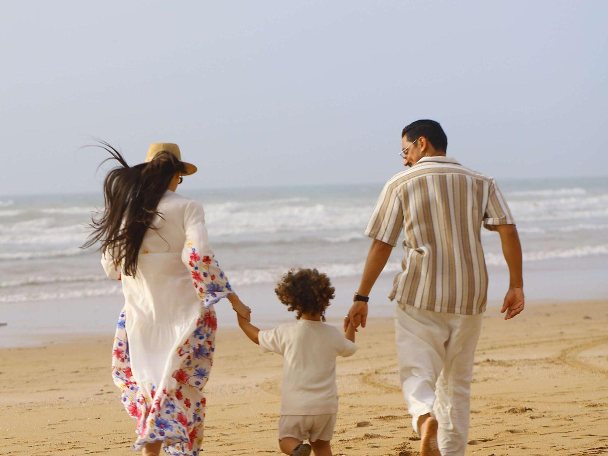 铂尔曼玛扎甘皇家高尔夫酒店及Spa 杰迪代 外观 照片 A family on the beach